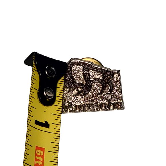 Manitoba Bison Winnipeg Canada Silver Tone Diecast Metal Mar west Lapel Hat Pin - Picture 3 of 3